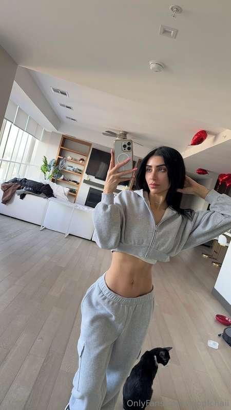 rate my curves 1-10 :3
