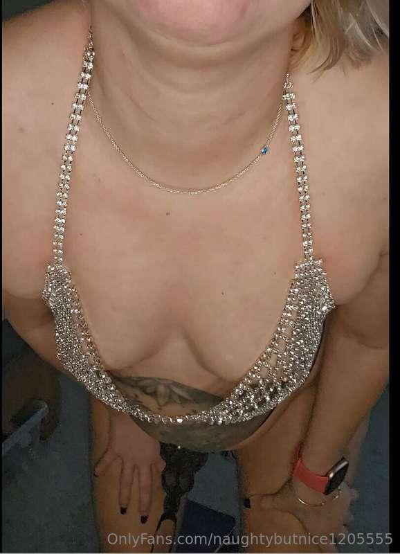 Boobs and double chin lol