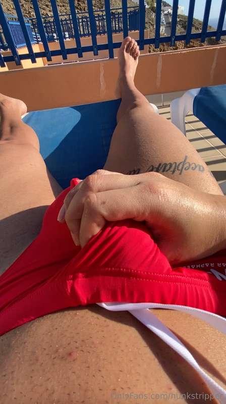 🇪🇸 ¿Quieres ver cómo me pajeo y me corro en mi terraza? Disf..
