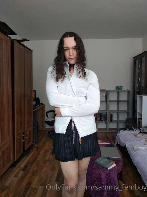 Heyo peoples, here is some Femboy nonsense to help your week..