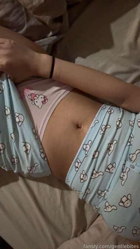 Do u like what’s underneath ;) #panties #clothed #cute #egirl #belly