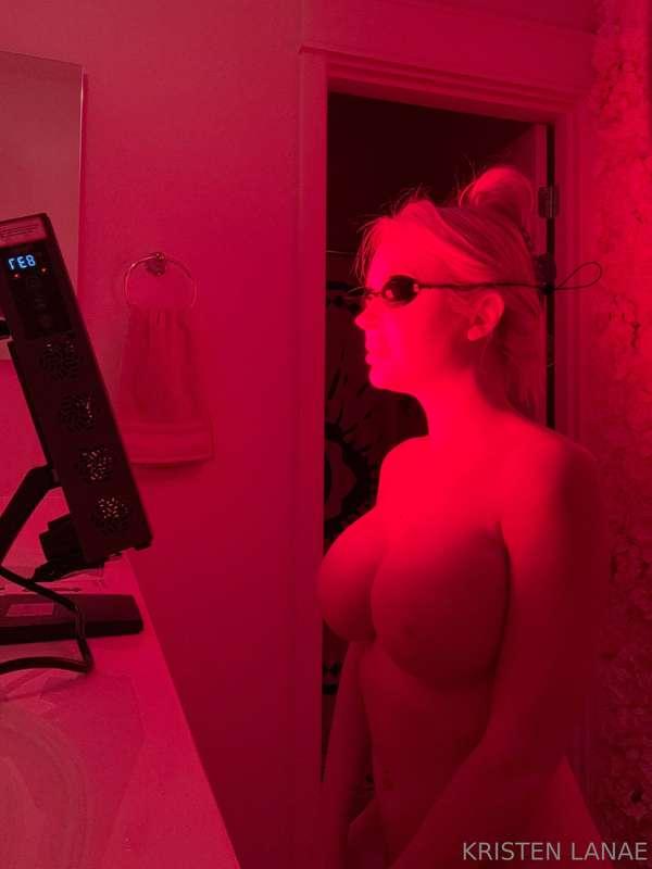 trying my new red light therapy panel before bed 😴