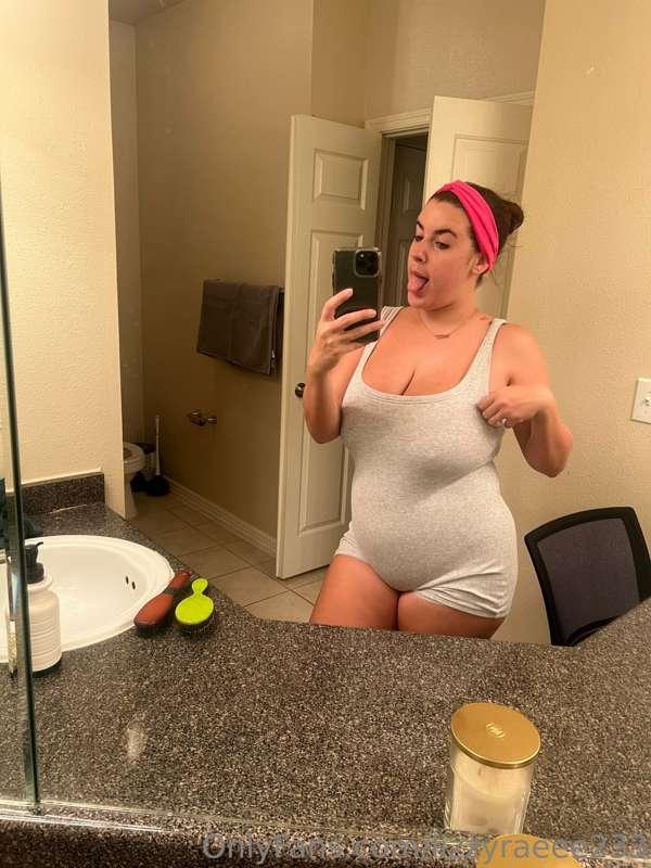 do you like it when my nipples pop out? 😏