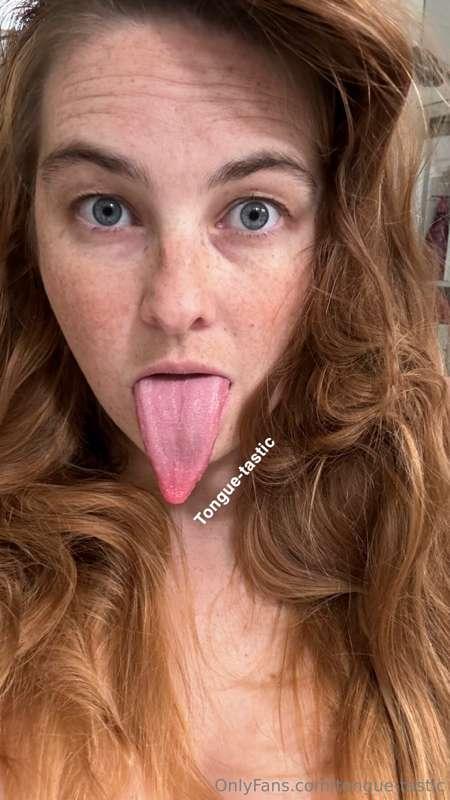 I love my curly hair and tongue