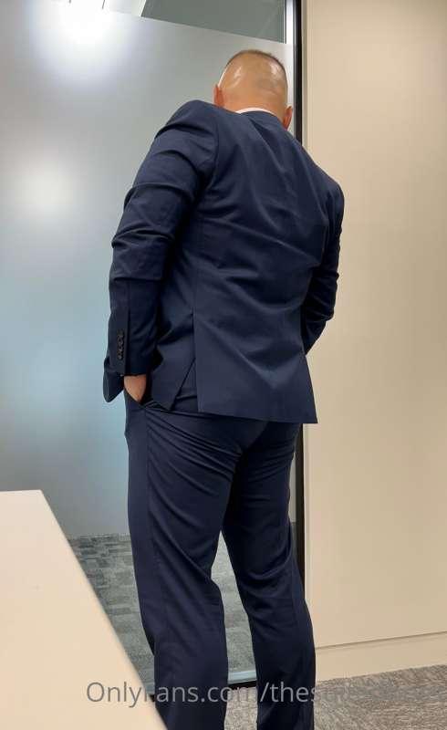 thesuitedboss image #2