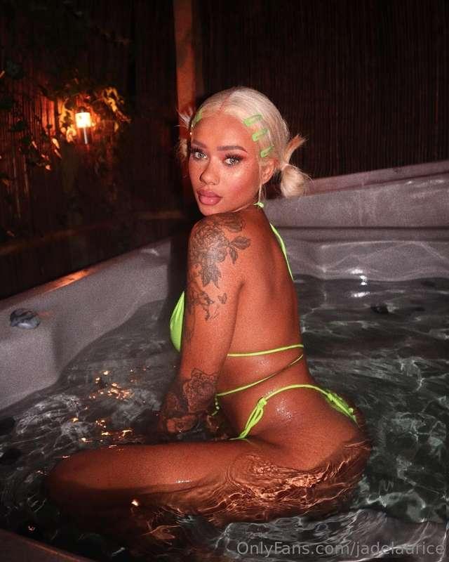 Late night swims 😛 🧜🏽‍♀️ 