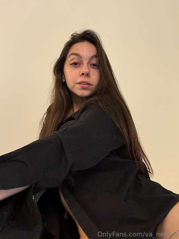 The black shirt is just a detail… The real intrigue is what’..