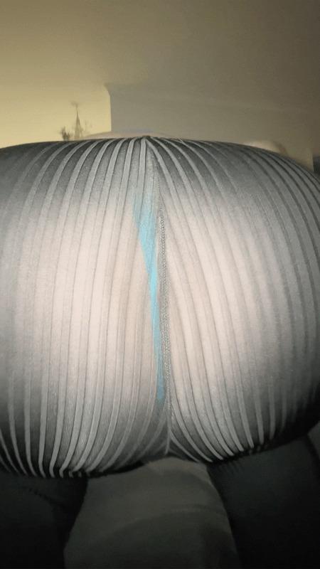 close up of my asshole while I fart 😛💨
