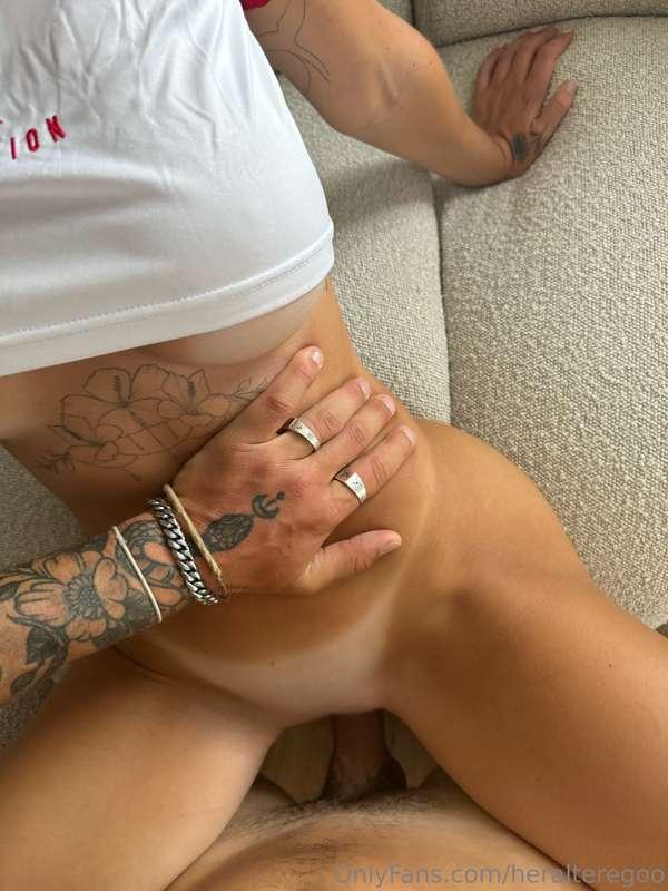 We had to sneak in a quick fuck before leaving the house 😈ch..