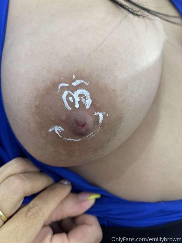 👅👅
