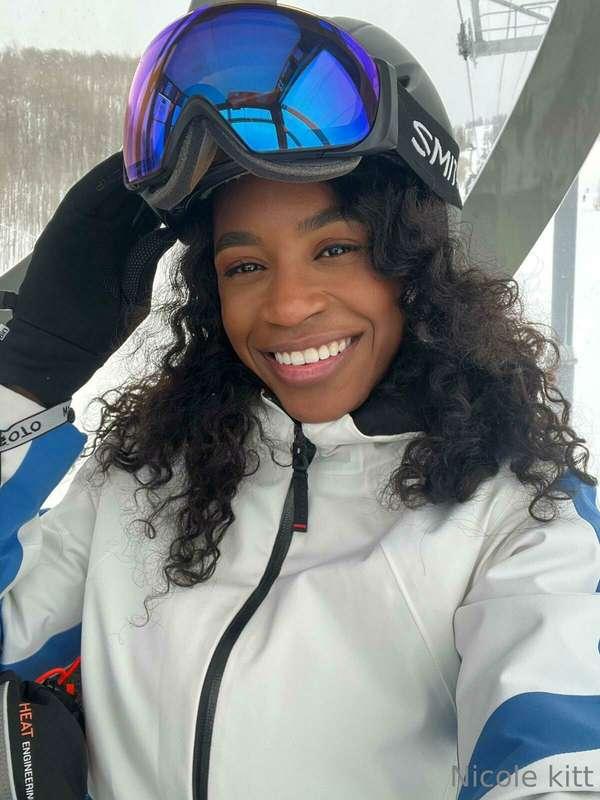 On the slopes again 🤍 🐇 ✨  Have a lovely day 🥰