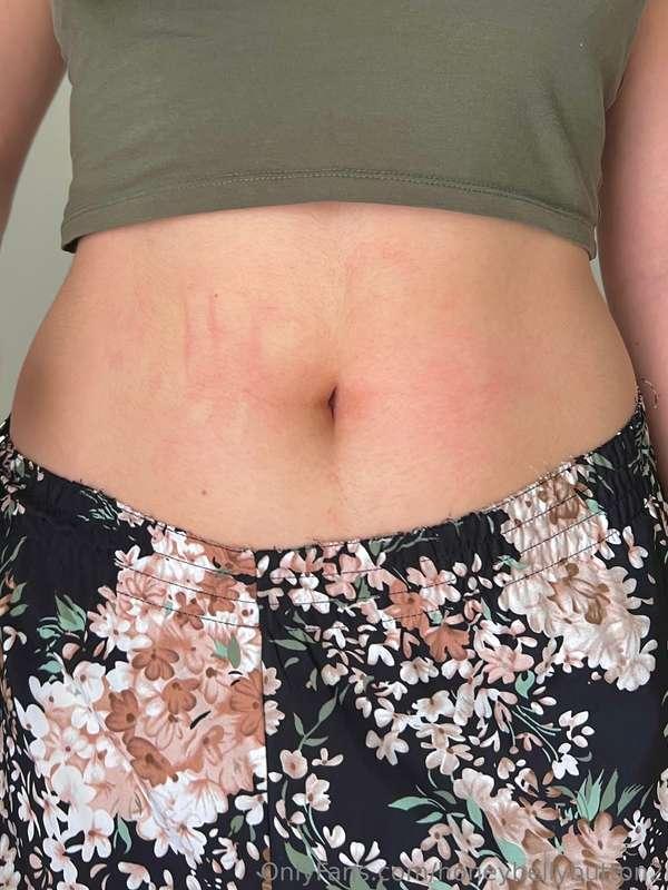 lovely belly all marked after a punching session 🤭😍would you..