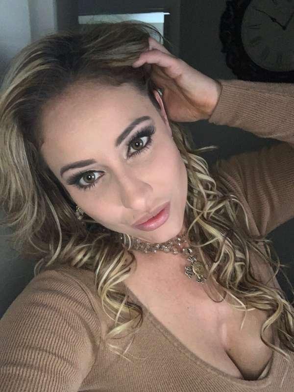 I’m the answer to your prayers 😇😘