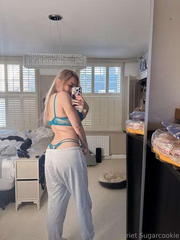 One day I'll figure out how people take good ass photos... b..