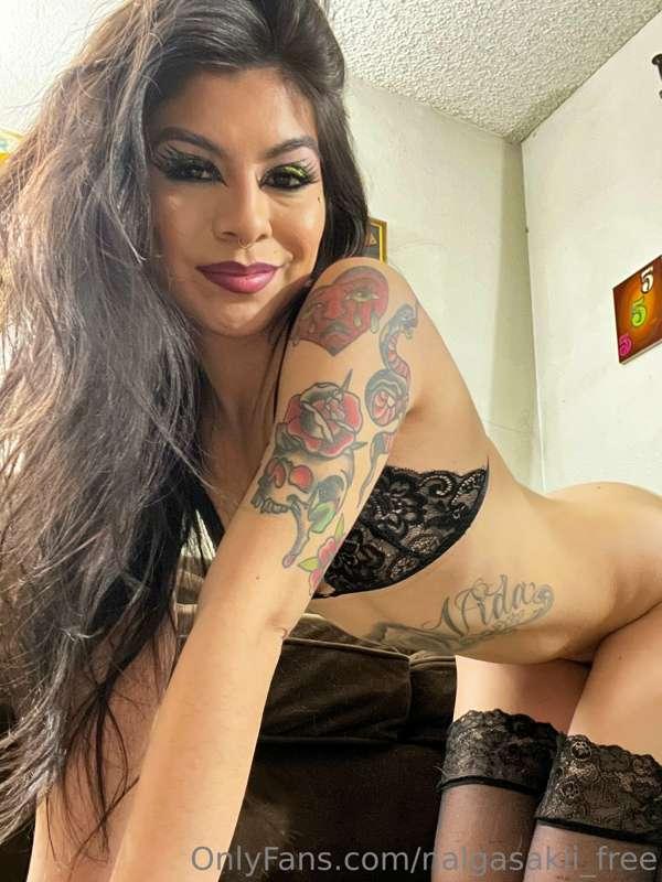 black is my favorite color if you couldn't tell 🤤🖤