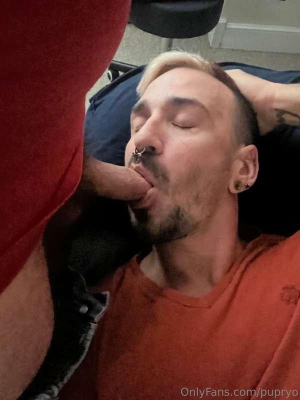 Love huspup’s sweaty cock. 🥵🥵