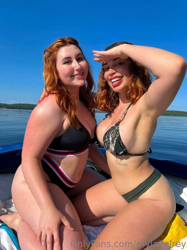 the fishing duo you’ve been waiting for 🎣😏 @isla-moon