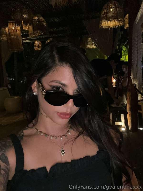 Should I suck the waiter off for some drinks?🤭