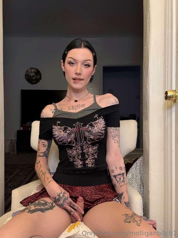 molliganbitch1 image #0