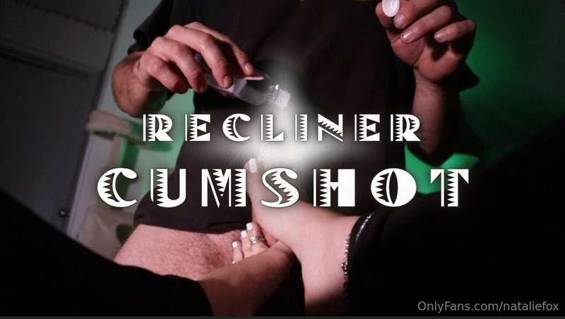 Recliner Cumshot [FULL CLIP]