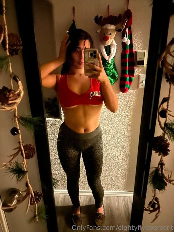 Quick mirror pic before bed 😘📸