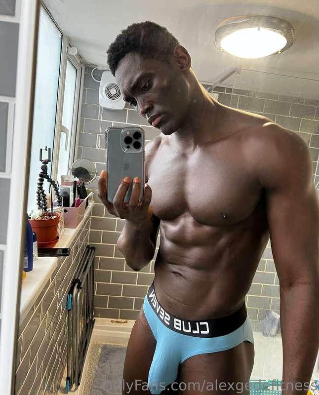 Another underwear selfie wearing Club Seven Underwear.