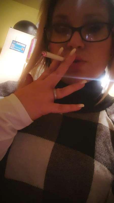 It's the weekend so I'm going out 🚬🖤🎀🖤🚬