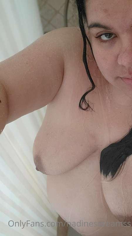 Let play in the shower babe 😏
