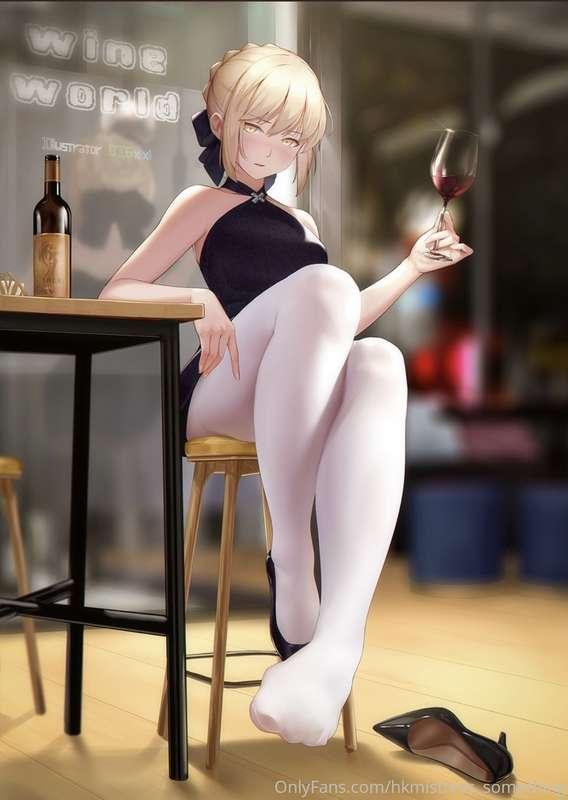 #女王 #調教 常態 一邊 飲酒 .一邊 調教 一邊 #虐待.一邊 #恥笑  本女王 雙手可以同步做好幾樣野～ 唔係 點..