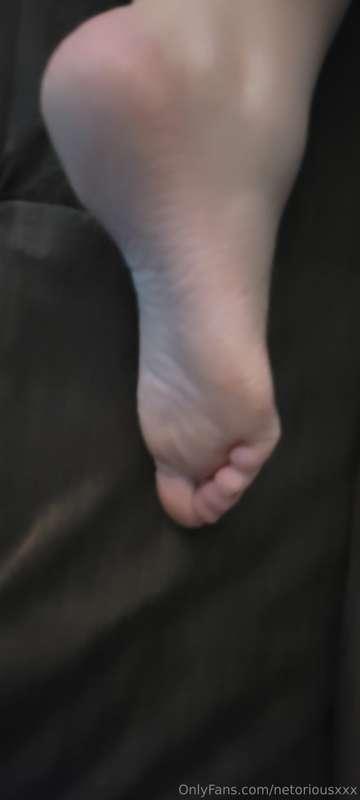 Sexy Feet & Toes,... on my cock!