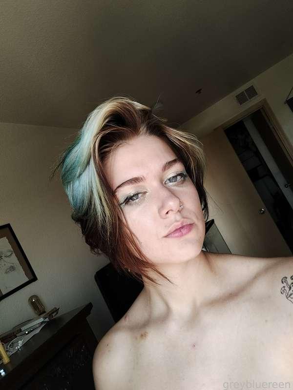 greybluegreen image #2