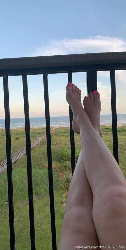 Like this? Subscribe to my paid page to see the full set 💦 l..