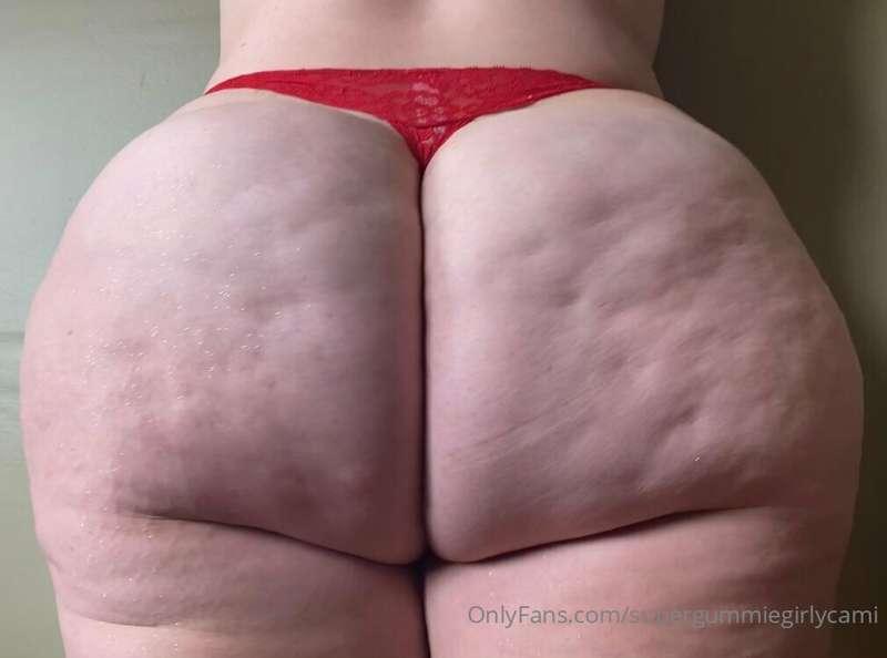 Tonight I'm the lady in Red! Good night my 🍑🍑🍑🍑🦋!