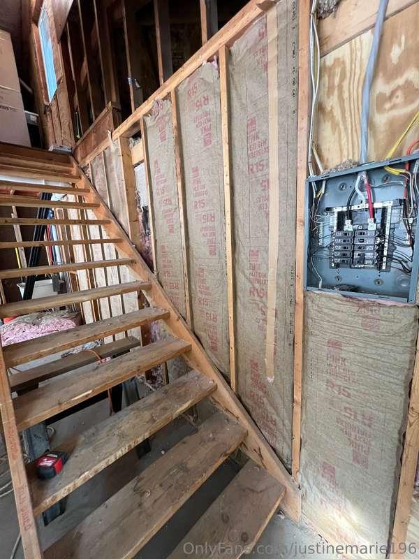 Can suck a dick , make a sandwich, and hang some insulation ..