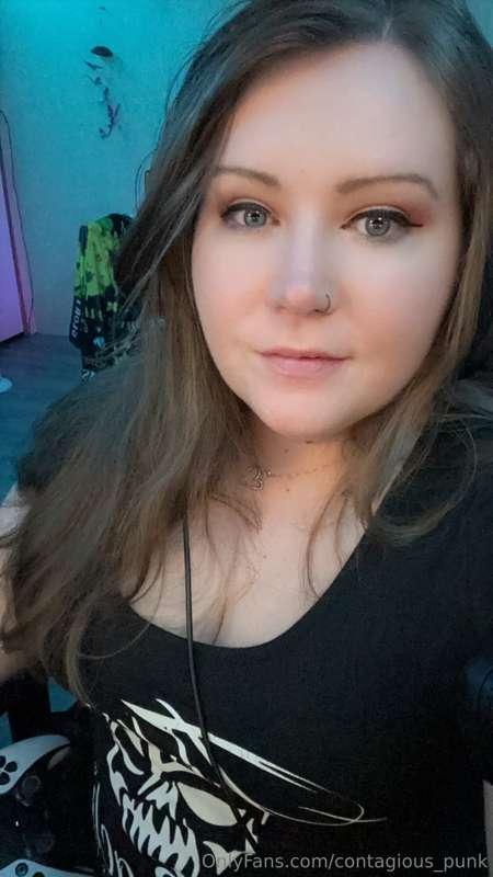 I am live right now over on Twitch if anyone wants to come h..