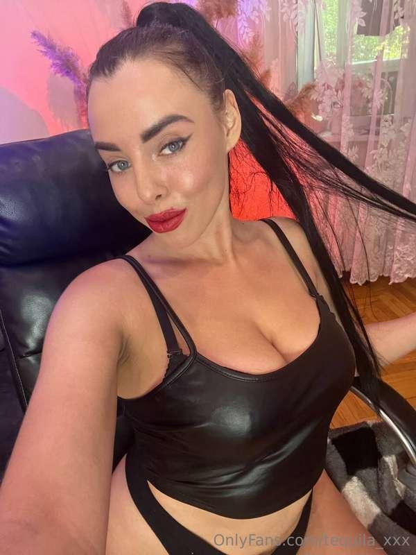 Small experiments with hairstyles. Does this look suit me?