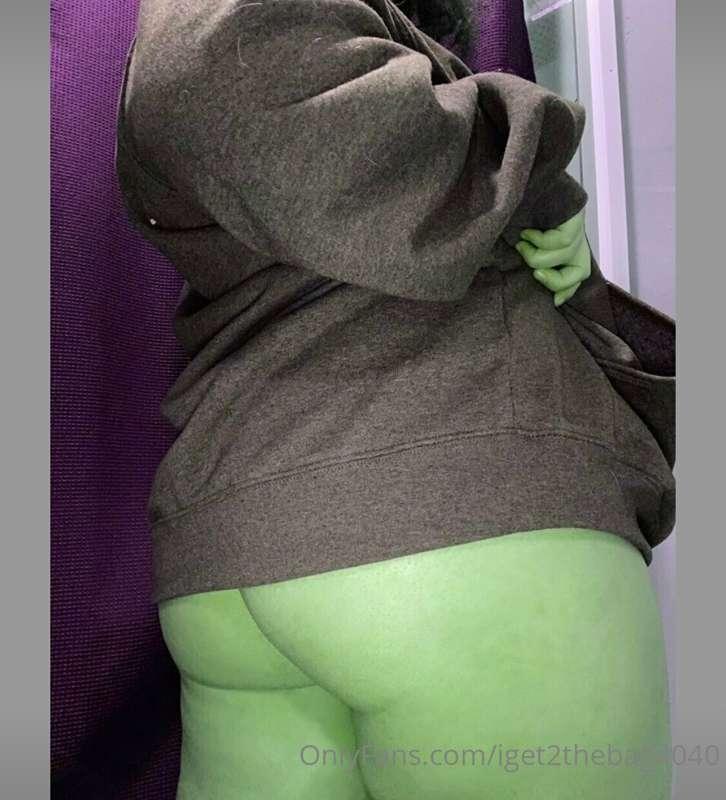 ✅ PROMO ✅
Check out this chubby brunette w/ a fat ass 🍑 
She..