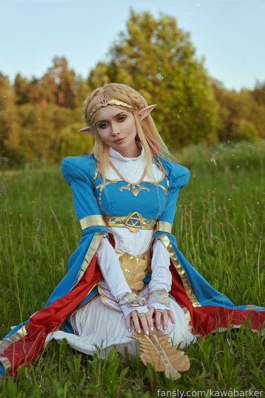 Zelda set is dropping in few hrs &lt;3 are you excited?
 #zelda #zeldacosplay #cosplay #cosplaygirl #cosplayer #gamer #gamergirl #egirl #game #anime #animegirl #botw #nintendo