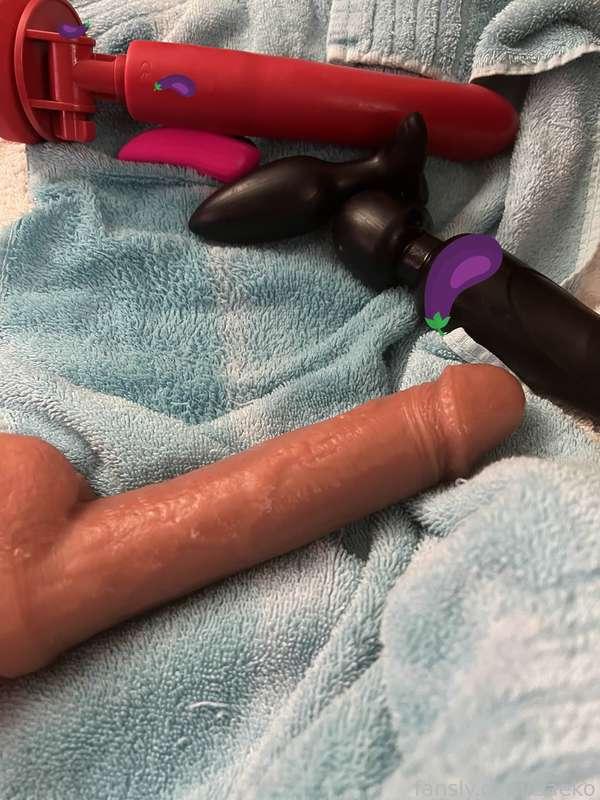 Aftermath pics from today's stream as requested (I always get so fucking embarrassed posting these). Cum count: 16. Stream vod will be uploaded later today &lt;3 Thank you all very much for taking such good care of me~