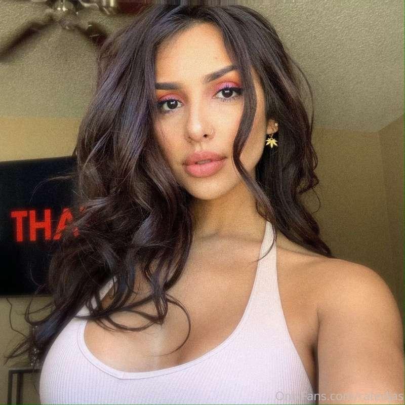 I feel like you guys appreciate my
Selfies more than insta h..