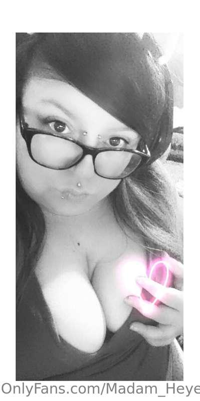 LIVE! Face cam broke 😭 only titty cam til I get a new face c..