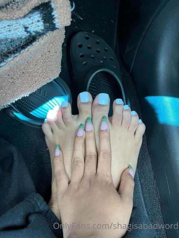 I did my nails :) and white toes 🫶🏽