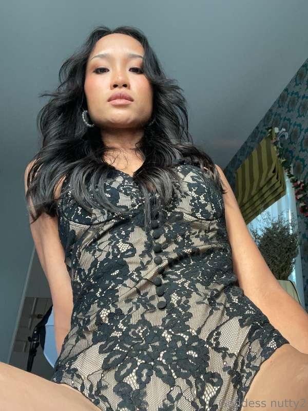 Cum in stockings or bare feet ? Which one makes you feel una..