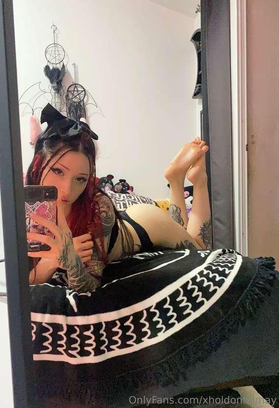 did you guys miss me?🖤