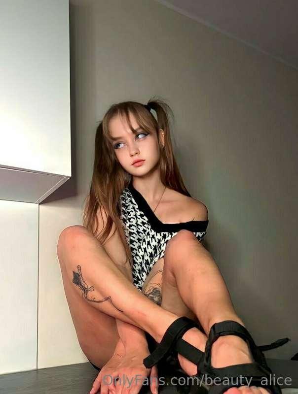 🍌CUTEFACE🍌
Blondy darling @melodeelicious is waiting for you..