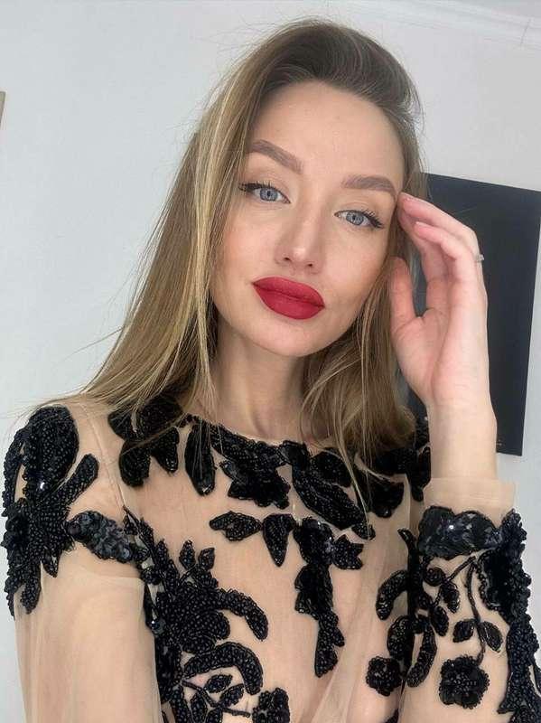 baby wanna wipe my red lipstick off with a kiss? :) 💋