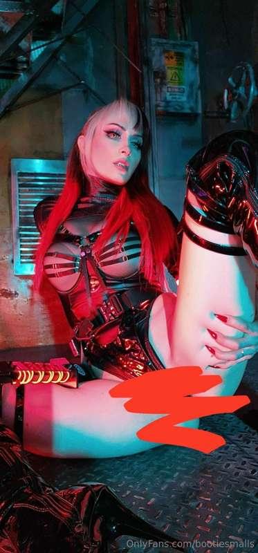 I should have taken more pics in this looks..   https://only..