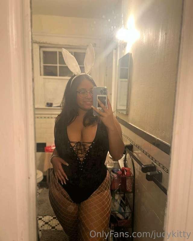 Hello bunny , hopping for sum dick