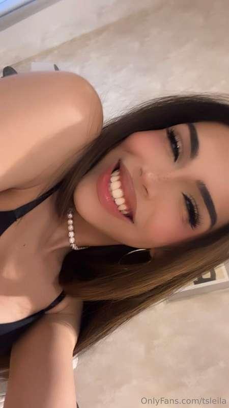 Happiness looks gorgeous on me ✨ right?