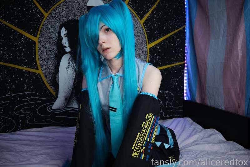 aliceredfox image #14